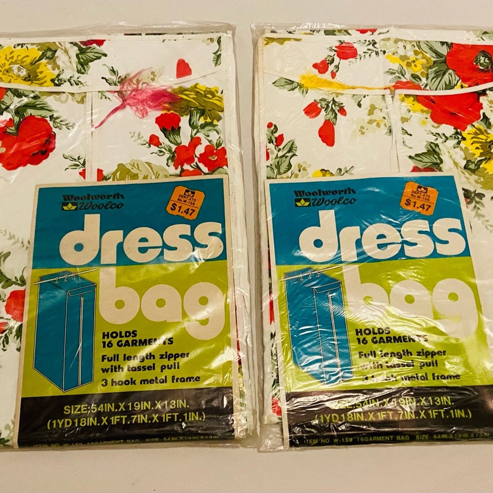 Vintage WOOLWORTH WOOLCO Plastic 16 Garment Zip. New in Package